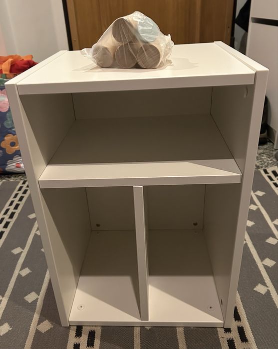 Mesa de cabeceira/estante Ikea Smussla branca