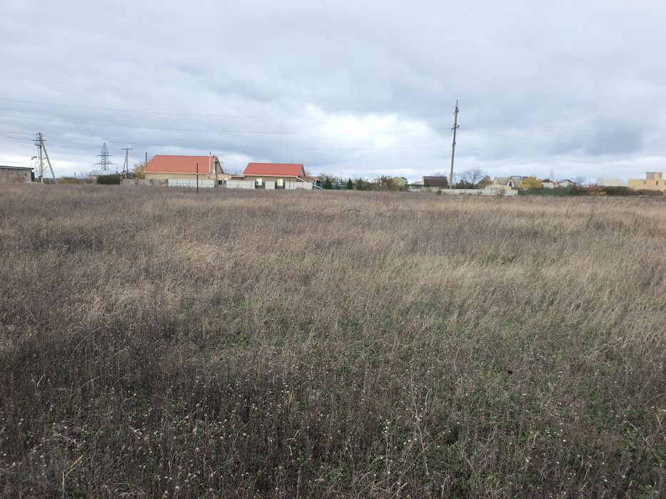 Ділянка з широким фасадом біля центральної дороги в с. Нерубайське