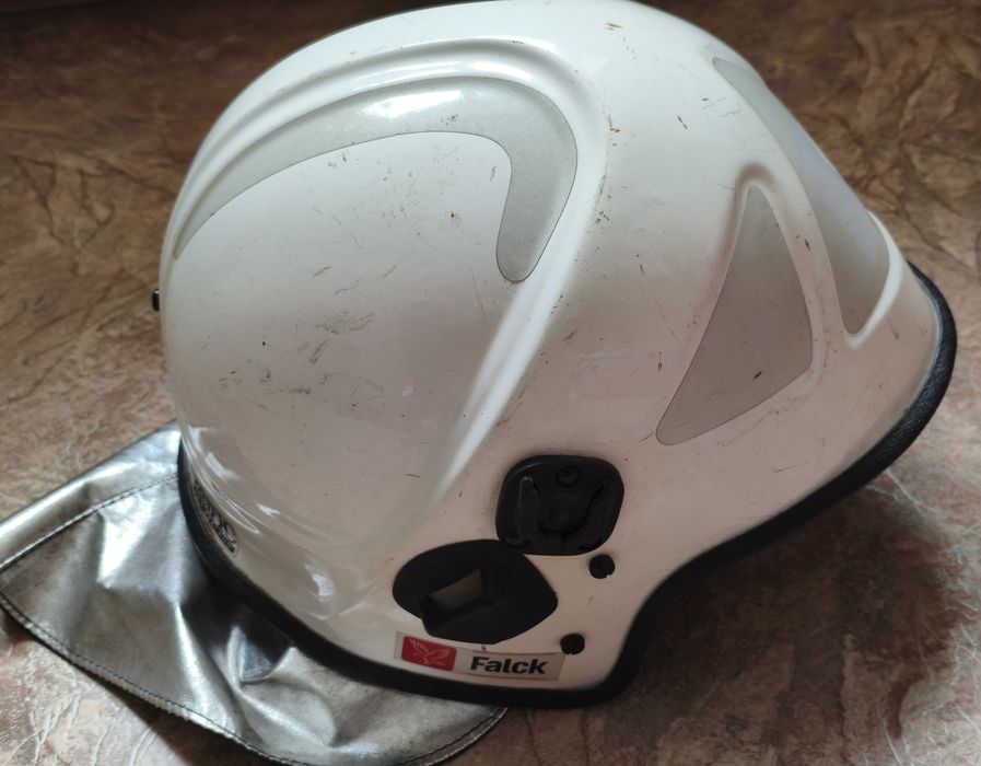 Каска пожарного Рacific helmets f7