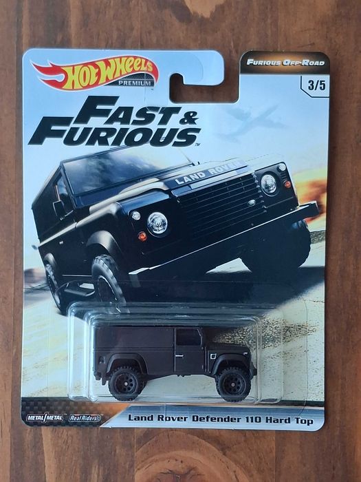 Hot Wheels Premium Land Rover Defender 110 Hard Top