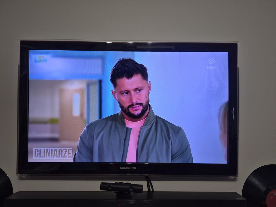 Telewizor Samsung UE37C5000QW 37" Full HD – Bardzo dobry stan
