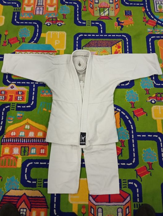 Продам Кимоно для дзюдо.