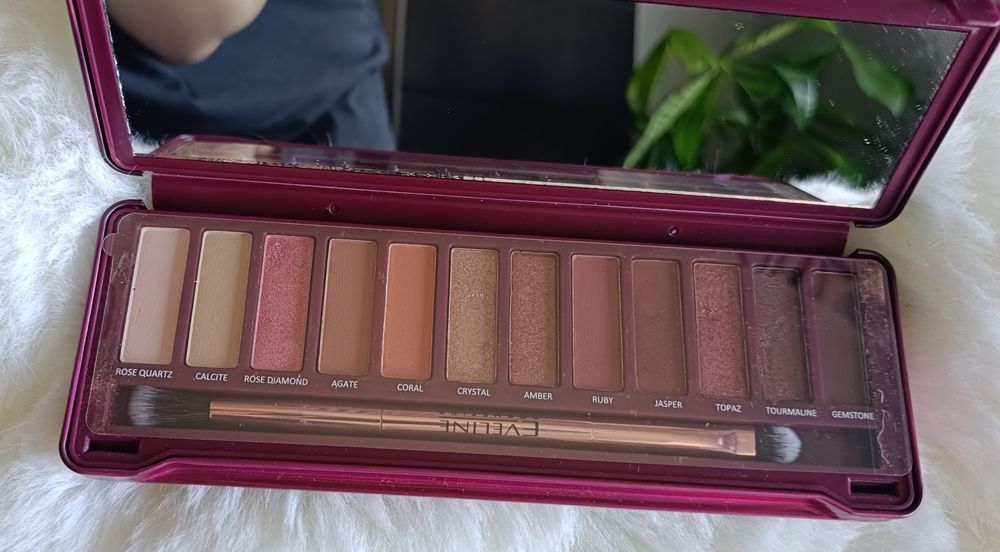 Eveline paletka do makijażu oczu Ruby Glamour