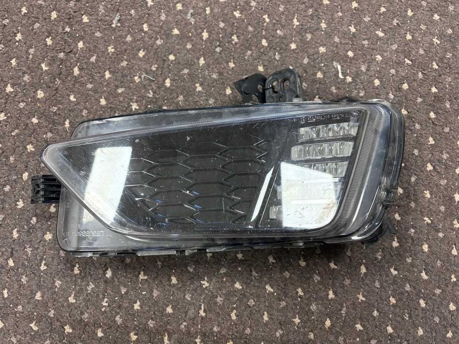 Lampa halogen prawy led drl vw polo vi 2g 17-