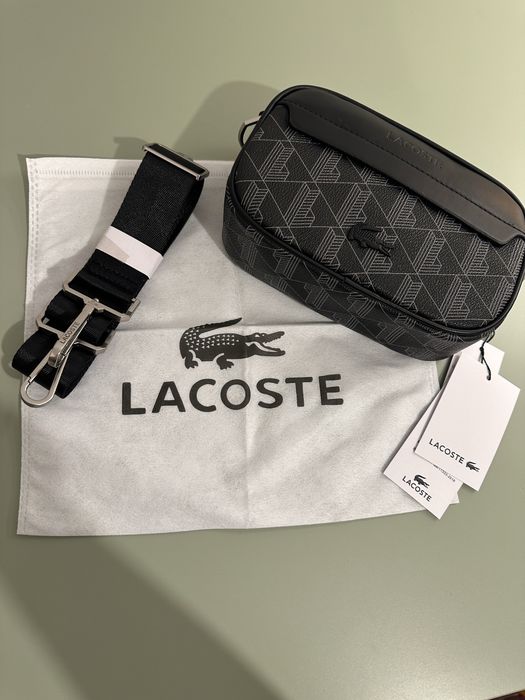 Bolsa pochet lacoste preta