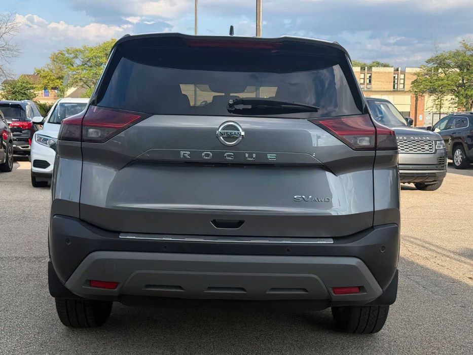 Nissan Rogue SV      2021