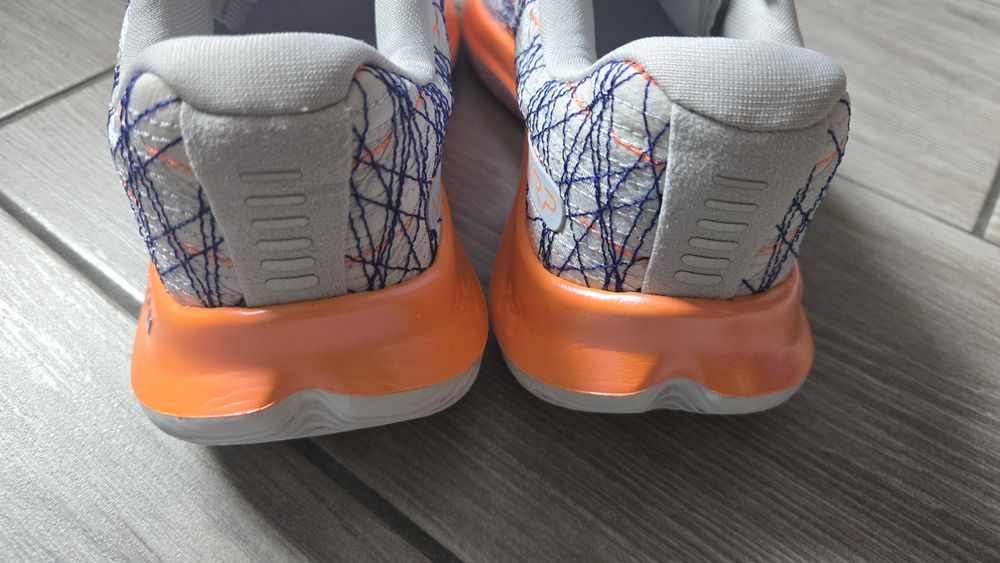 buty do biegania UNDER ARMOUR UA W FLOW Velociti Wind bluetooth