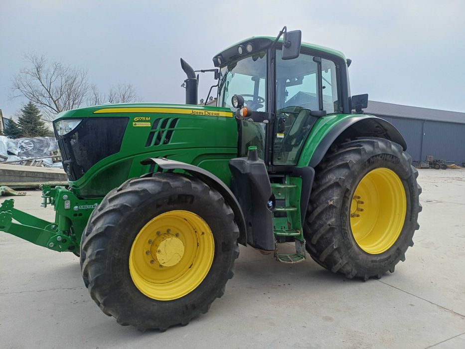 John Deere 6175M