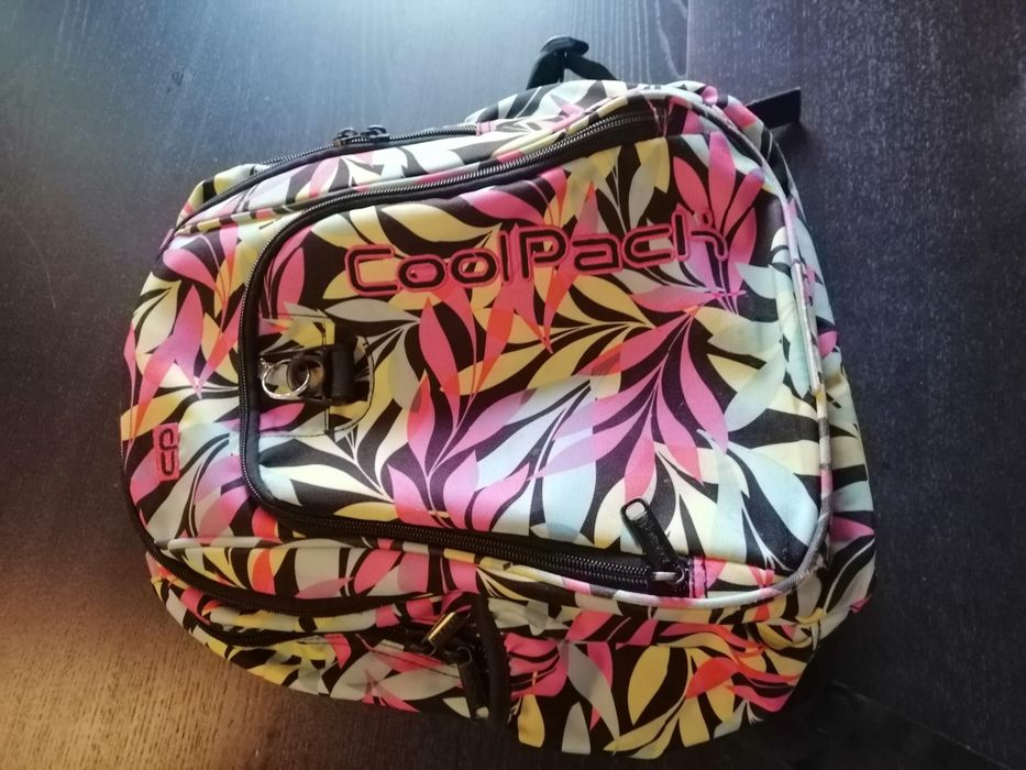 Mochila Cool Pack - como nova