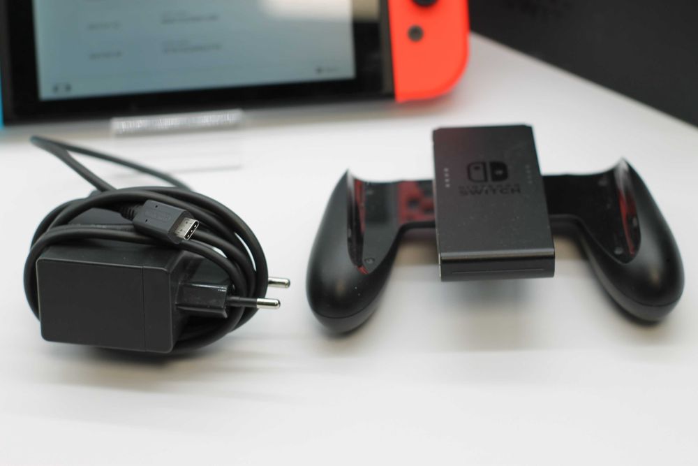 nintendo switch zestaw | dock | ładowarka | grip do joy-conów