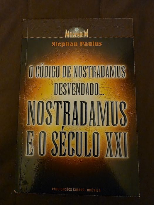 8 livros. Cada um 4€