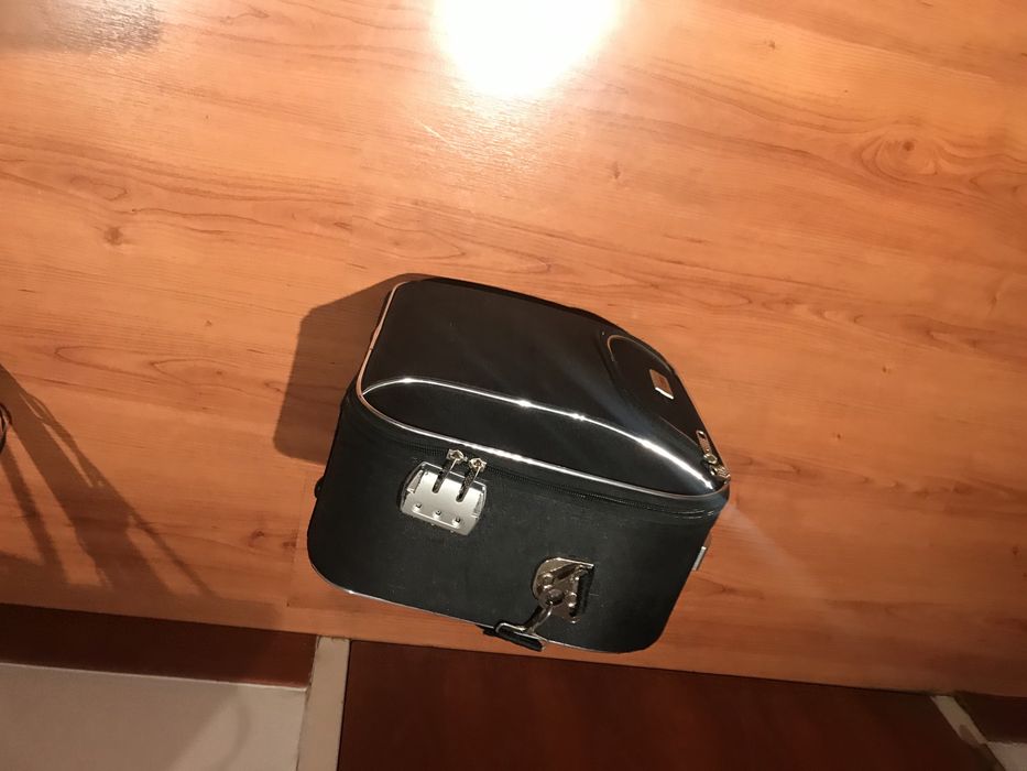 Mala media marca hankel / Necessaire