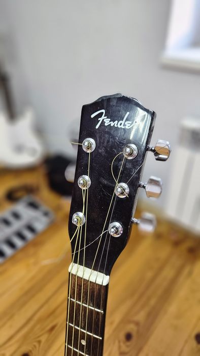 Fender DG3 акустична гітара чохол кейс кофр