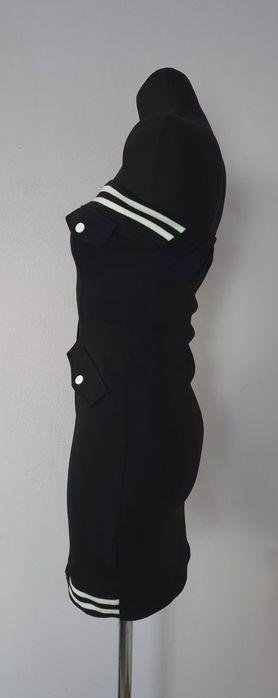 Sukienka mini tuba czarna ołówkowa guziki uni