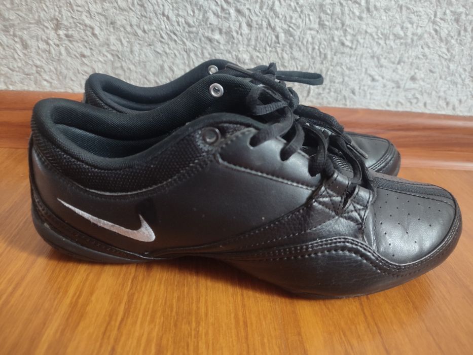 Шкіряні кросівки красовки Nike
