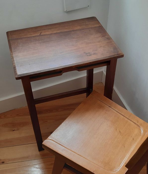 Mesa de apoio vintage em madeira exótica