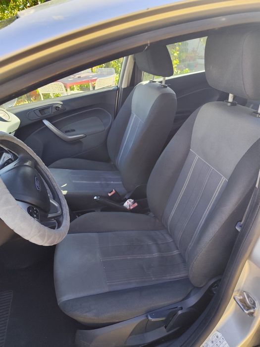 Ford Fiesta | 150.000 km | Rádio touchscreen | Bom estado