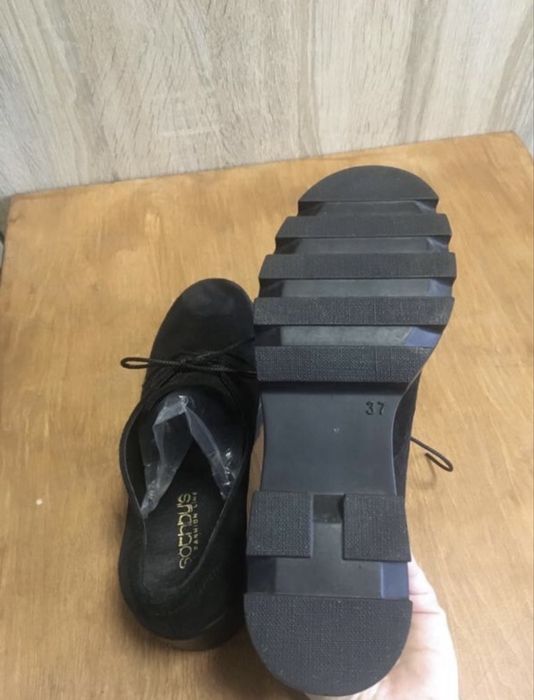 Продам дуже гарні туфлі, ботіночки .