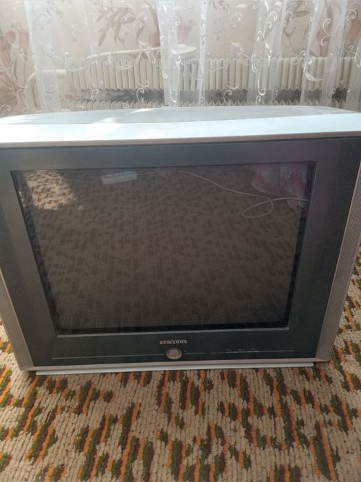 Телевизор samsung