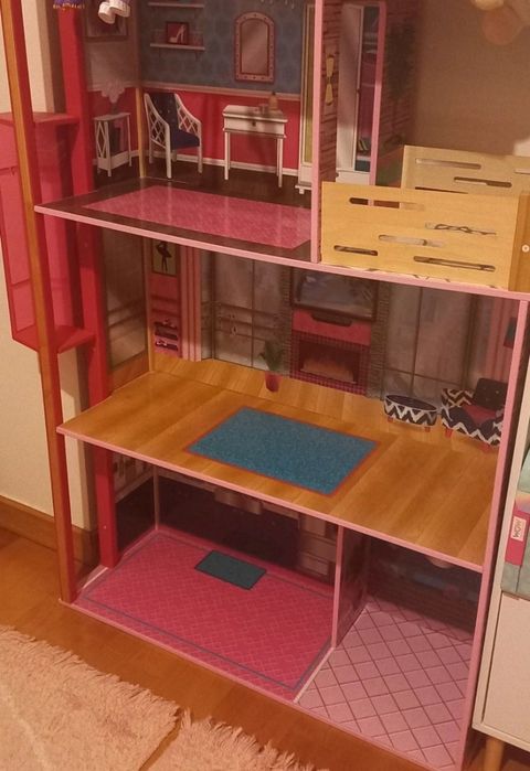 Casa de Bonecas em Madeira - Barbie