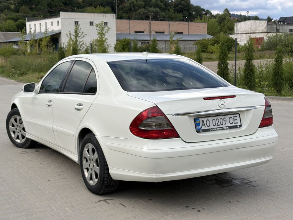 Мерседес Е 211 2.2