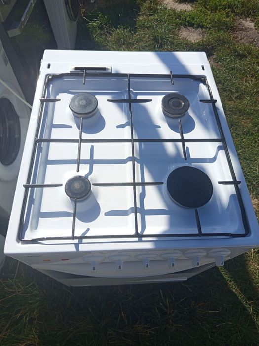 Продам газову плиту бу