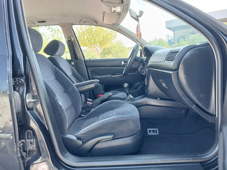 Oportunidade VW Golf 1.4 gasolina em excelente estado