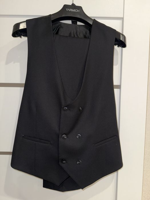 Класичний чорний костюм трійка від українського бренду  YARMICH