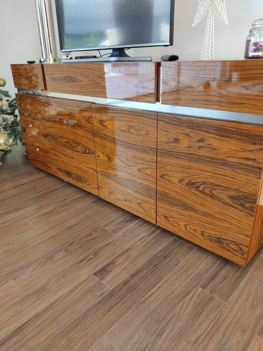 Conjunto de Jantar: Mesa Quadrada + Aparador (Pau Ferro Alto Brilho )