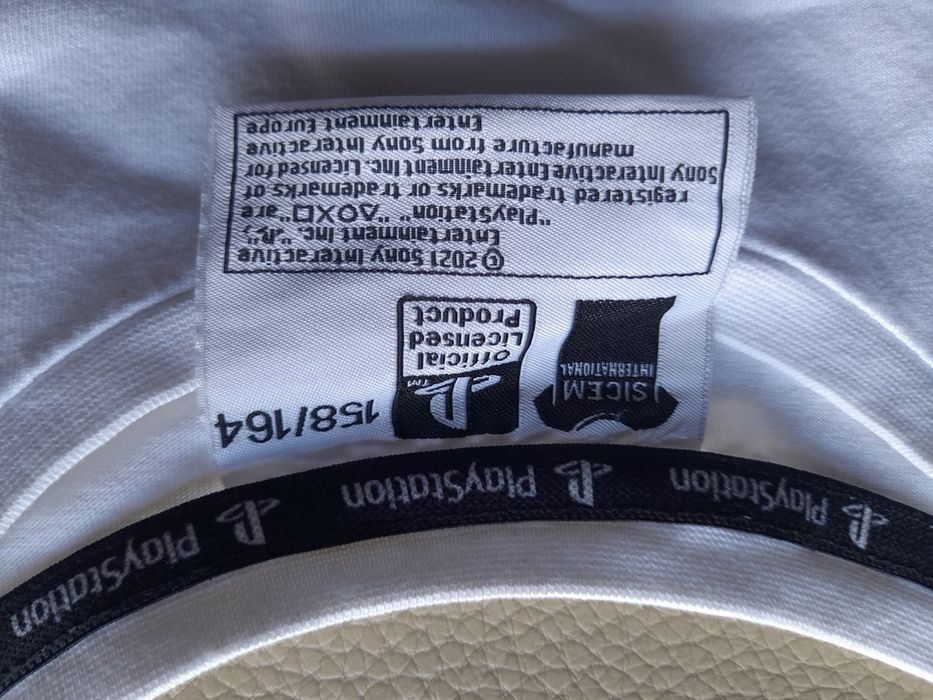 Camisola branca da playstation