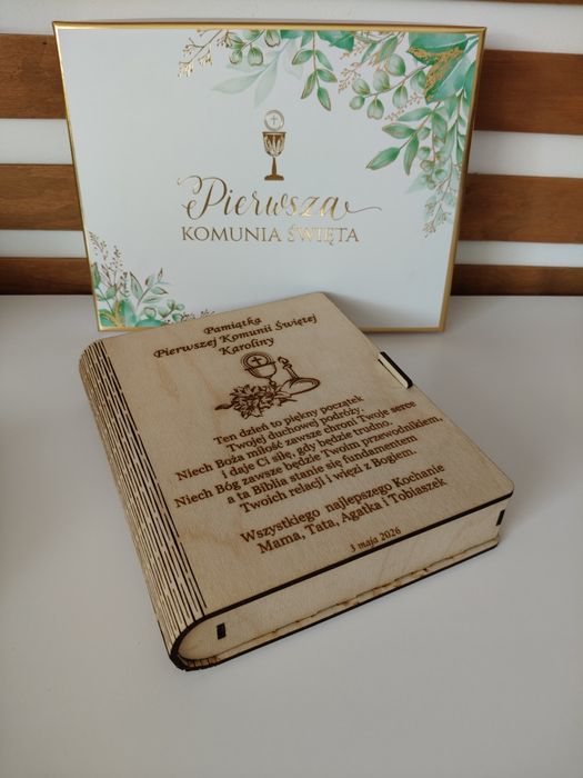 Pamiątka komunijna z Biblią