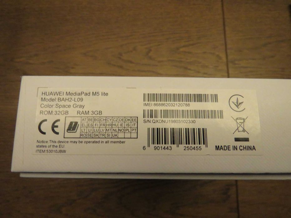 Etui na tablet Huawei + dodatki