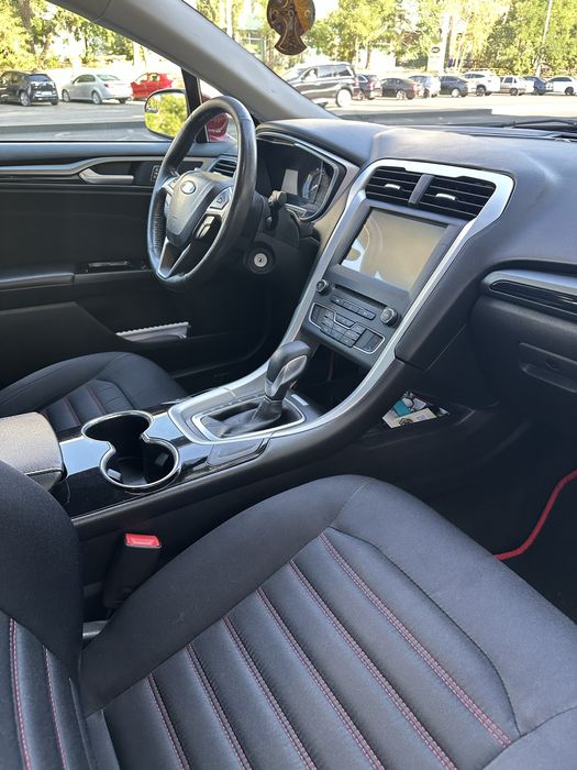 Автомобіль Форд Фьюжн