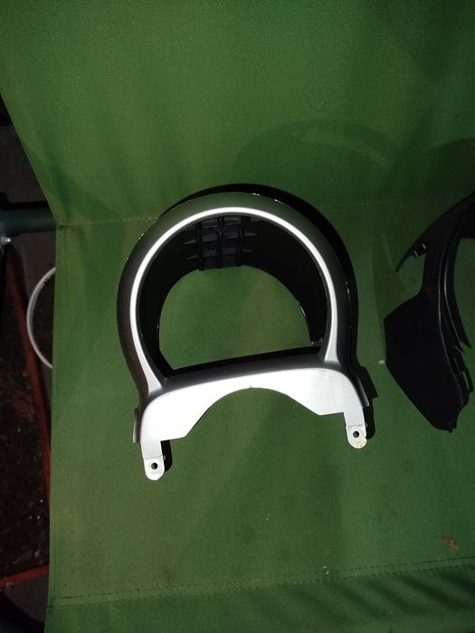 Пластикова накладка спідометра на Пежо 107