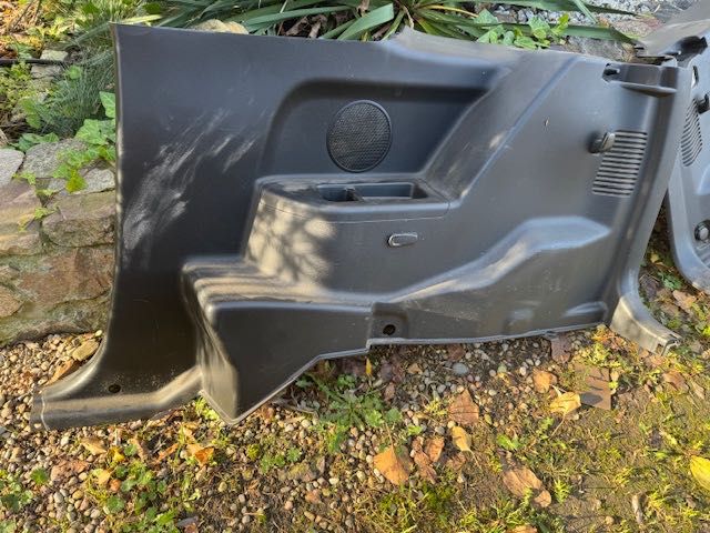 Suzuki Grand Vitara II tapicerka bagażnika 3 drzwi