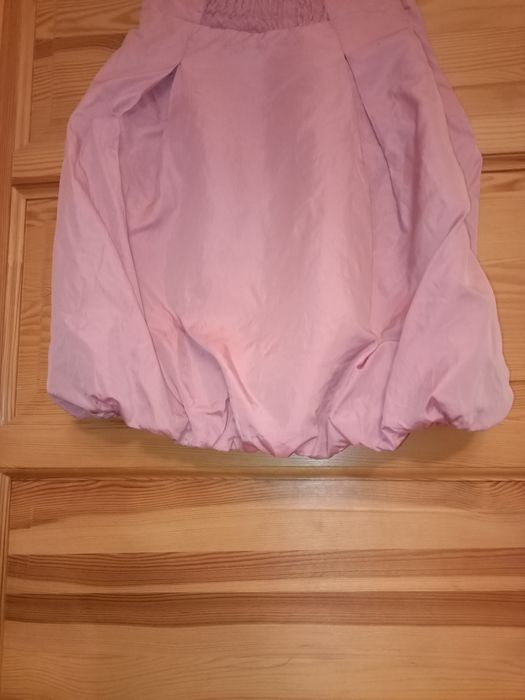 Krótka sukienka koktajlowa różowa bombka