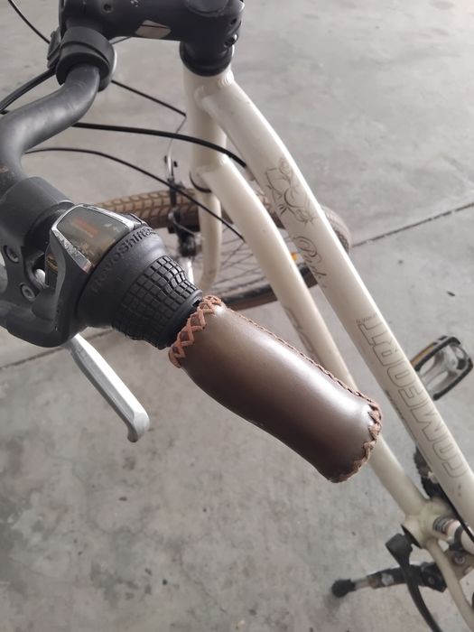 Bicicleta berg punhos de couro