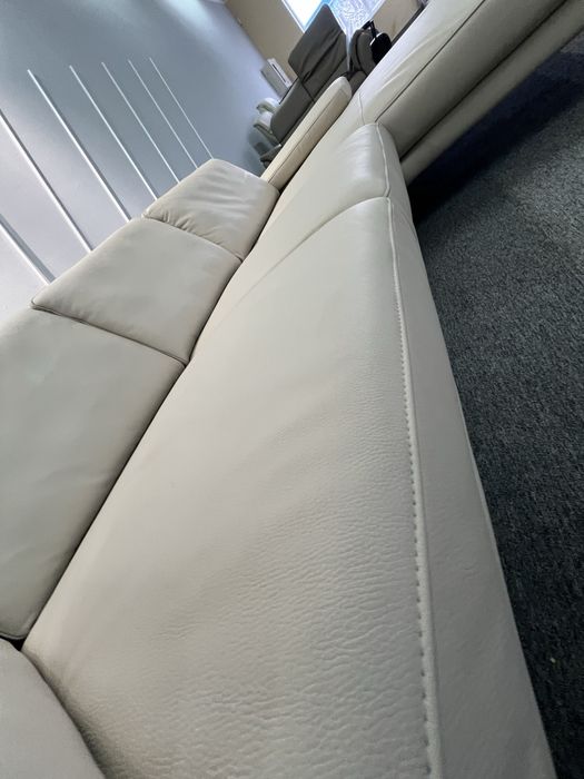 Диван шкіряний кутовий розкладний   реклайнер виставковий стан новий