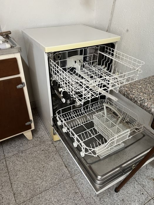 Maquina lavar loiça Kunft modelo WQP12-9260B 01 A+
