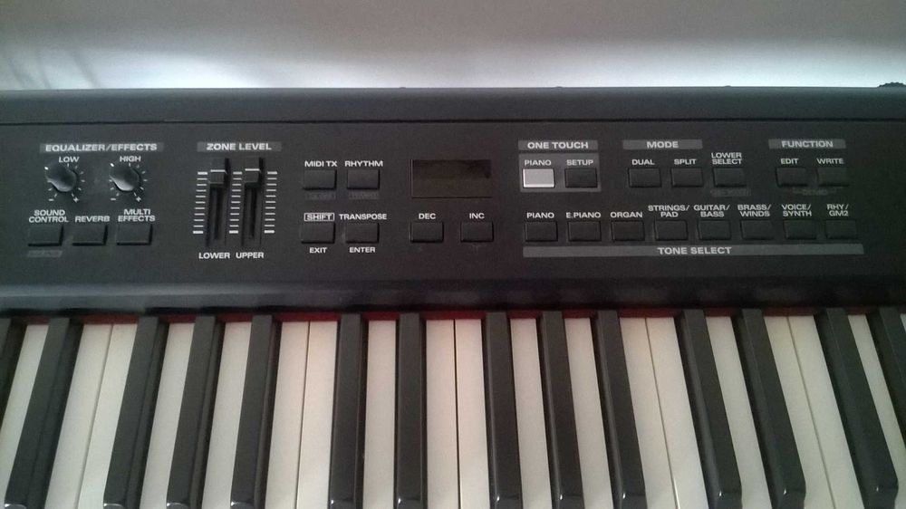 ROLAND RD 300 SX Piano 88 teclas
