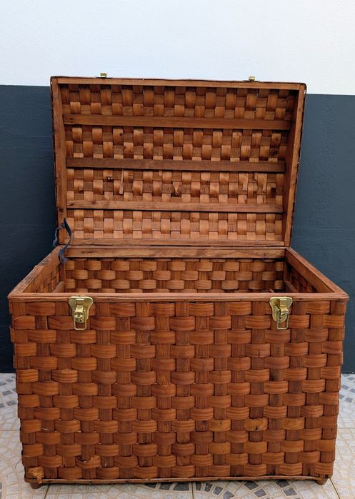 Baú Baú Grande de Madeira Trançada - 70x50x50 cm