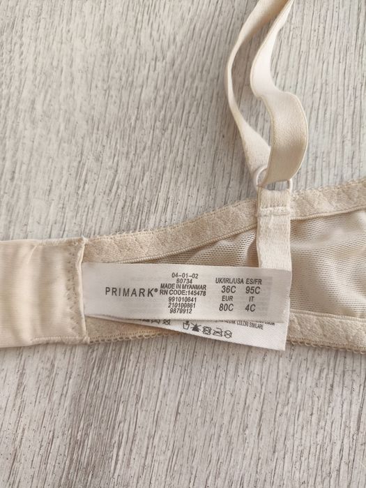 Seksowny cielisty beżowy stanik biustonosz koronkowy