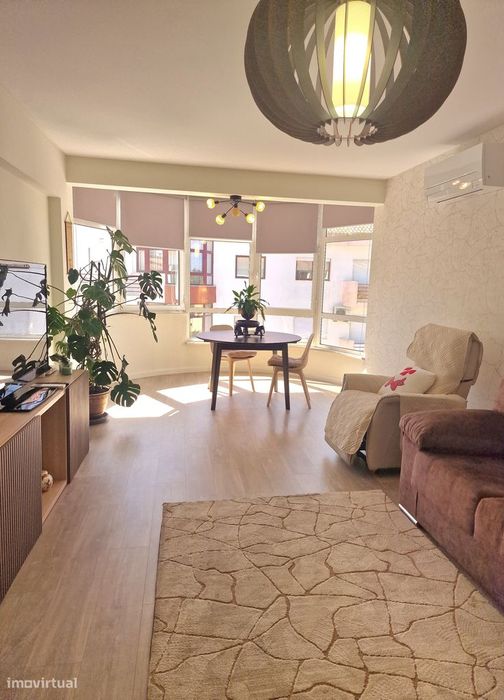 Apartamento T2, Pinhal Novo, situado na Urbanização dos Mochos — Pinhal Novo, Setúbal