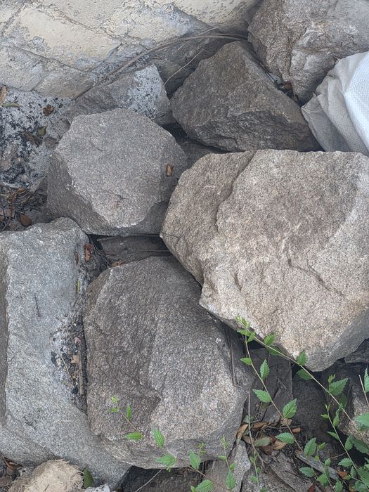 Камень гранитный