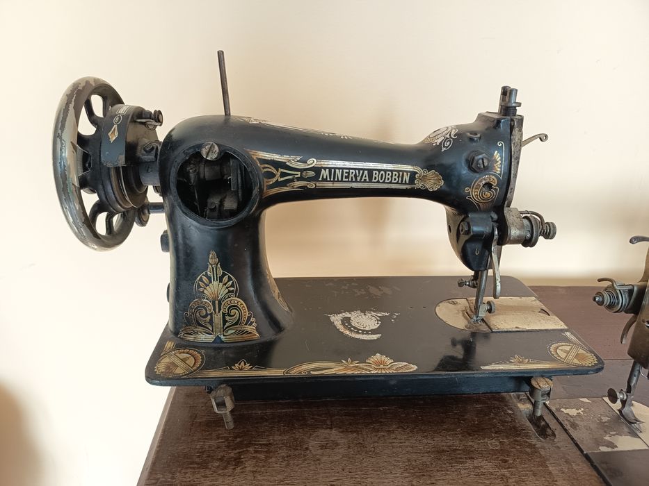 Antyczna maszyna MINERVA-BOBBIN numer 160123