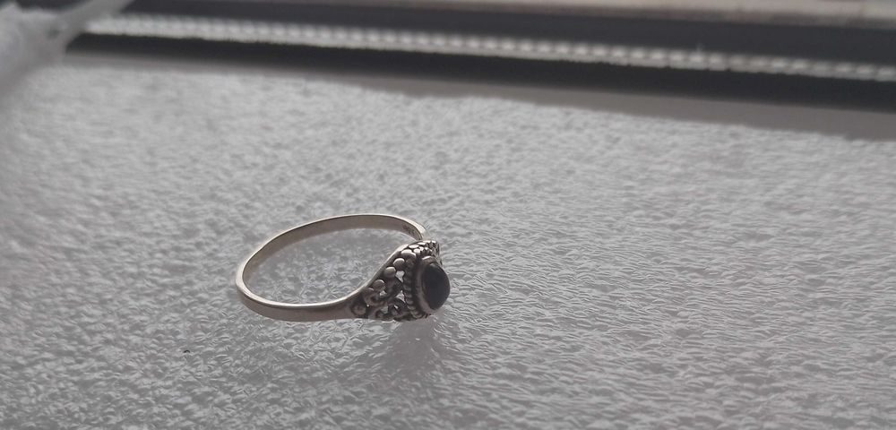 pierścionek srebrny z granatem, srebro 925 granat naturalny