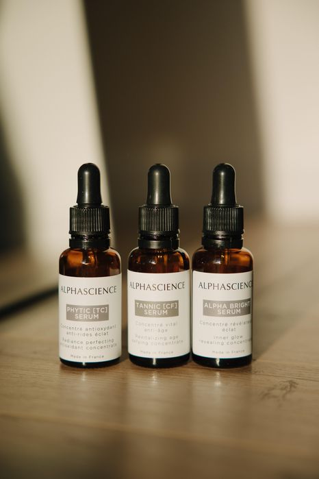 Професійна космецевтика від лікаря косметолога, розпив та повні обʼєм