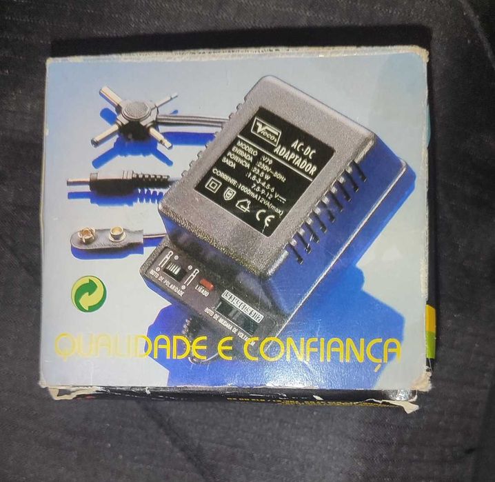 Universal AC/DC Adapter447445760046551040