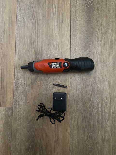 Aparafusadora Black & Decker KC9036 bateria nova