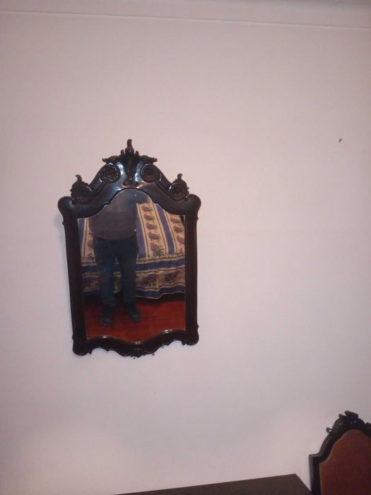 Cama/conjunto de quarto antigo